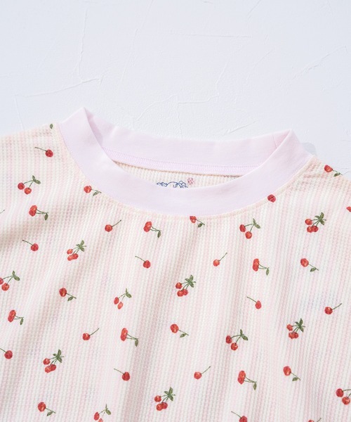 FRUIT OF THE LOOM（フルーツオブザルーム）の「レトロ調ワッフルルーム上下 / 長袖上下２点セット / ブランドロゴ総柄 / ワンマイルウェア（その他ルームウェア・レディース・サックスブルー/ピンク・M）」の6枚目の写真