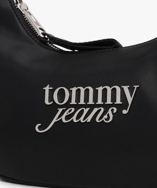 tommy jeans（トミー ジーンズ）の「ボールドスクリプトショルダーバッグ（ショルダーバッグ・レディース・ブラック・FREE）」の2枚目の写真