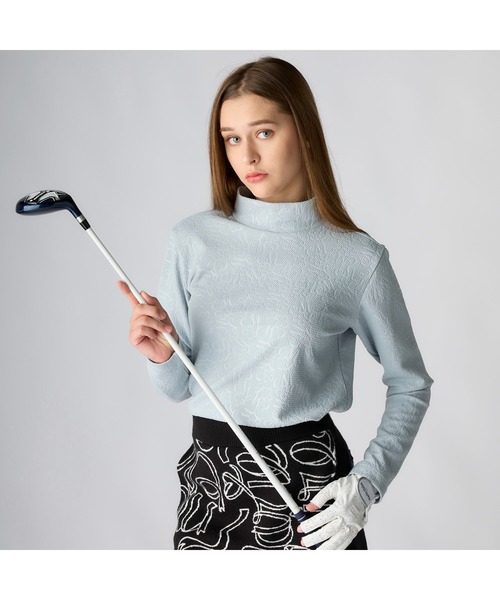 marie claire（マリ・クレール）の「marie claire GOLF マリクレールゴルフ ゴルフウェア 膨れジャガード  エンボス加工 長袖 モックネックシャツ（シャツ/ブラウス・レディース・ホワイト/ブラック/グレー・M/L/LL）」の3枚目の写真