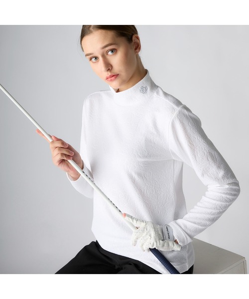 marie claire（マリ・クレール）の「marie claire GOLF マリクレールゴルフ ゴルフウェア 膨れジャガード  エンボス加工 長袖 モックネックシャツ（シャツ/ブラウス・レディース・ホワイト/ブラック/グレー・M/L/LL）」の2枚目の写真