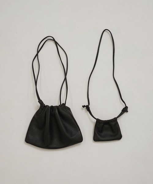 TODAYFUL(トゥデイフル)の「【TODAYFUL/トゥデイフル】Drawstring Leather Bag/ドローストリングレザーバッグ(ハンドバッグ・レディース・ブラック/ダークブラウン・FREE)」の15枚目の写真