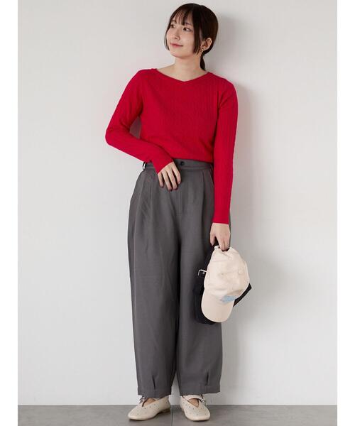 Te chichi TERRASSE（テチチテラス）の「もちもちケーブルVネックニット（ニット/セーター・レディース・オフホワイト/グレー/ブラック/レッド・F）」の5枚目の写真