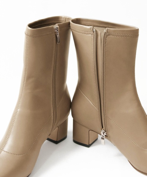 Gready Brilliant(グレディブリリアン)の「ストレッチショートブーツ(ブーツ・レディース・ブラック/グレイッシュベージュ・36/37/38)」の17枚目の写真