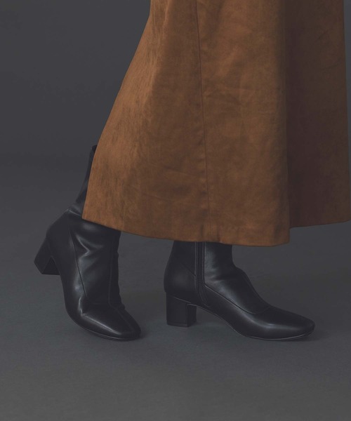 Gready Brilliant(グレディブリリアン)の「ストレッチショートブーツ(ブーツ・レディース・ブラック/グレイッシュベージュ・36/37/38)」の22枚目の写真