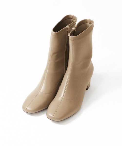 Gready Brilliant（グレディブリリアン）の「ストレッチショートブーツ（ブーツ・レディース・ブラック/グレイッシュベージュ・36/37/38）」の20枚目の写真