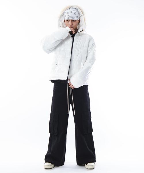 SHORT ROUND(ショートラウンド)の「SHORT ROUND/2WAYシャイニーパファーフーディー(ダウンジャケット/コート・メンズ・ブラック/ホワイト・MEDIUM/LARGE)」の21枚目の写真