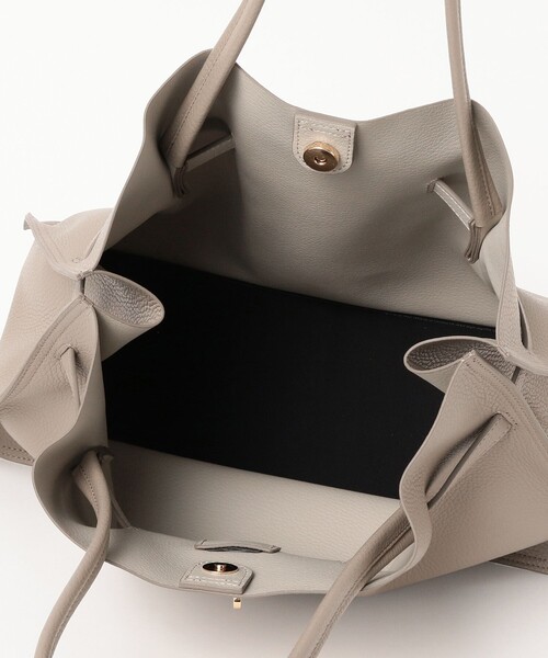 VIOLAd'ORO（ヴィオラドーロ）の「【WEB限定】VIOLAd’ORO / TRERO シュリンク クロア トートバッグ L（トートバッグ・レディース・ブラック/ブラウン系その他4・ONE SIZE）」の9枚目の写真