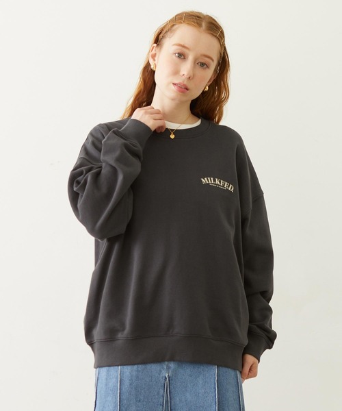 MILKFED.(ミルクフェド)の「STARS AND LOGO WIDE CREW SWEAT(スウェット・レディース・ライトブルー/チャコール/オートミール・L/M)」の4枚目の写真