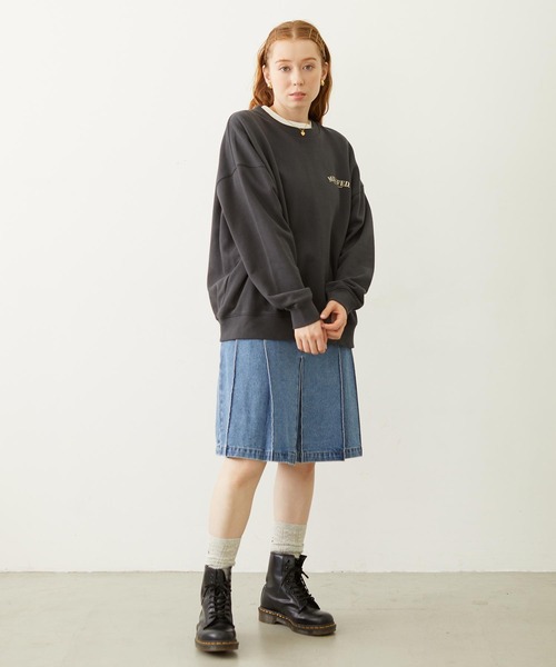 MILKFED.(ミルクフェド)の「STARS AND LOGO WIDE CREW SWEAT(スウェット・レディース・ライトブルー/チャコール/オートミール・L/M)」の7枚目の写真