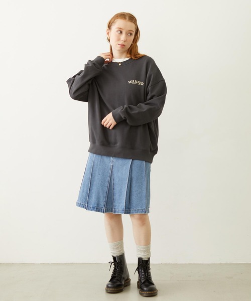 MILKFED.(ミルクフェド)の「STARS AND LOGO WIDE CREW SWEAT(スウェット・レディース・ライトブルー/チャコール/オートミール・L/M)」の8枚目の写真