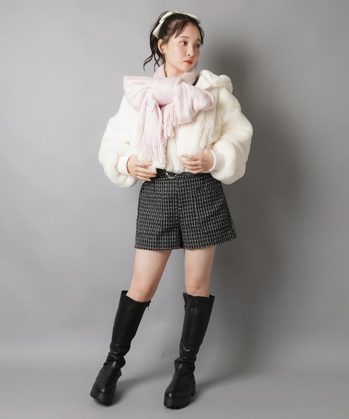 SPINNS(スピンズ)の「とろける触り心地☆冬のガーリーシャギーマフラー/ストール/レース(マフラー・レディース・ブルー/アイボリー/ピンク・ONESIZE)」の22枚目の写真