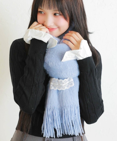 SPINNS（スピンズ）の「とろける触り心地☆冬のガーリーシャギーマフラー/ストール/レース（マフラー・レディース・ブルー/アイボリー/ピンク・ONESIZE）」の9枚目の写真