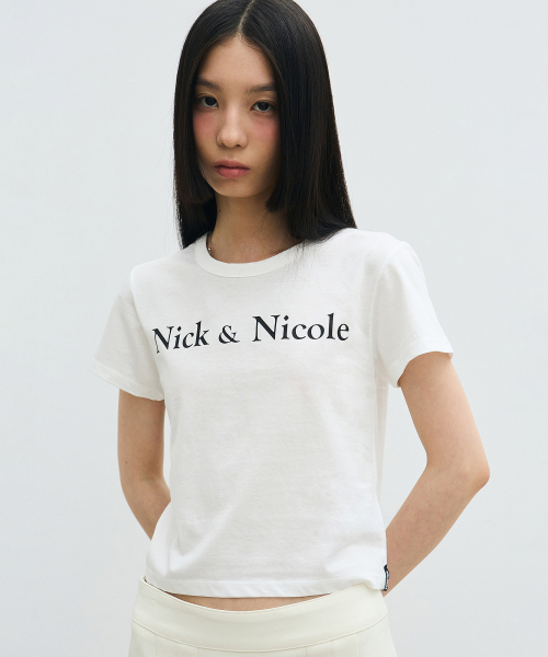 NICK&NICOLE(ニックアンドニコール)の「NICOLE CLASSIC MINIMAL CROP TOP_WHITE(Tシャツ/カットソー・レディース・その他・FREE)」の1枚目の写真