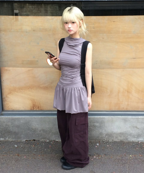 FLAREUP(フレアアップ)の「フード付きハイネックワンピース(FL-155_グレー)(ワンピース・レディース・グレー・OS)」の2枚目の写真