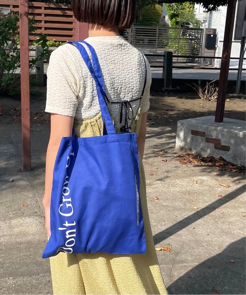 rae（レイ）の「rae ／Bright Print Tote Bag/ブライトプリントトートバッグ（トートバッグ・レディース・ダークブラウン/ブラック/ブルー/レッド/ライトパープル・FREE）」の11枚目の写真