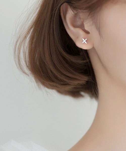 yu-ka(ユーカ)の「YU-KA:クロスデザインミニピアス cross design mini pierce(ピアス(両耳用)・レディース・ゴールド/シルバー・FREE)」の5枚目の写真