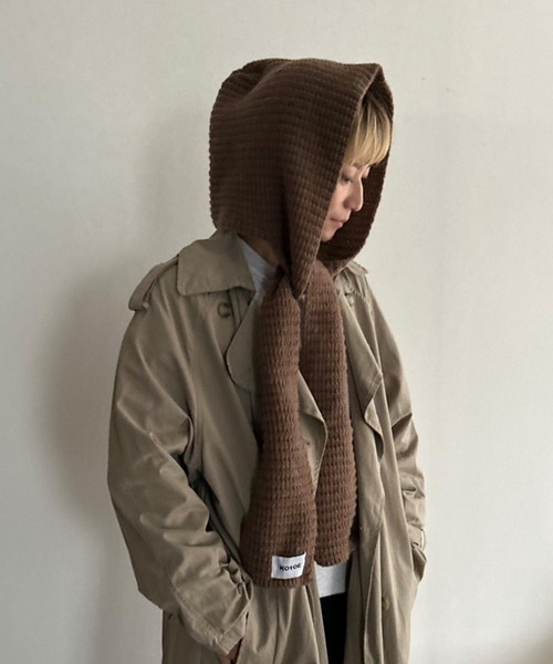 Kotoe(コトエ)の「【UNISEX】ワッフルニット フードマフラー(マフラー・レディース・ベージュ/レッド/オフホワイト/ブラウン/ブラック・FREE)」の1枚目の写真
