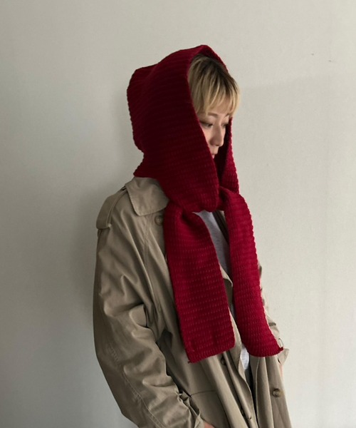 Kotoe(コトエ)の「【UNISEX】ワッフルニット フードマフラー(マフラー・レディース・ベージュ/レッド/オフホワイト/ブラウン/ブラック・FREE)」の5枚目の写真