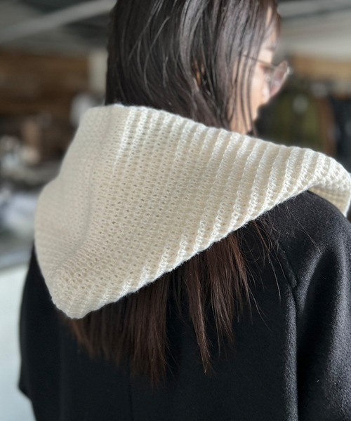Kotoe(コトエ)の「【UNISEX】ワッフルニット フードマフラー(マフラー・レディース・ベージュ/レッド/オフホワイト/ブラウン/ブラック・FREE)」の22枚目の写真