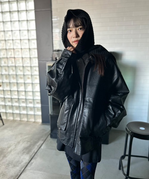 Kotoe(コトエ)の「【UNISEX】ワッフルニット フードマフラー(マフラー・レディース・ベージュ/レッド/オフホワイト/ブラウン/ブラック・FREE)」の16枚目の写真