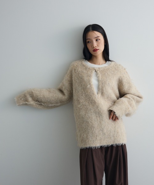 AnriettMusee（アンリエットミュゼ）の「前後2wayキーネックシャギーニット（ニット/セーター・レディース・チャコールグレー/ベージュ/ブラウン/ピンク・FREE）」の20枚目の写真