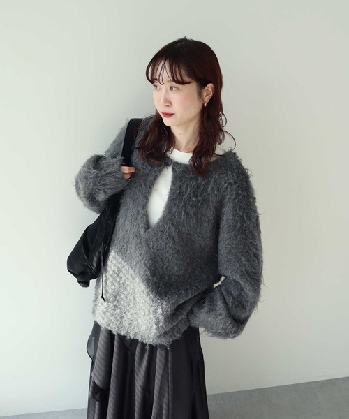 AnriettMusee（アンリエットミュゼ）の「前後2wayキーネックシャギーニット（ニット/セーター・レディース・チャコールグレー/ベージュ/ブラウン/ピンク・FREE）」の6枚目の写真