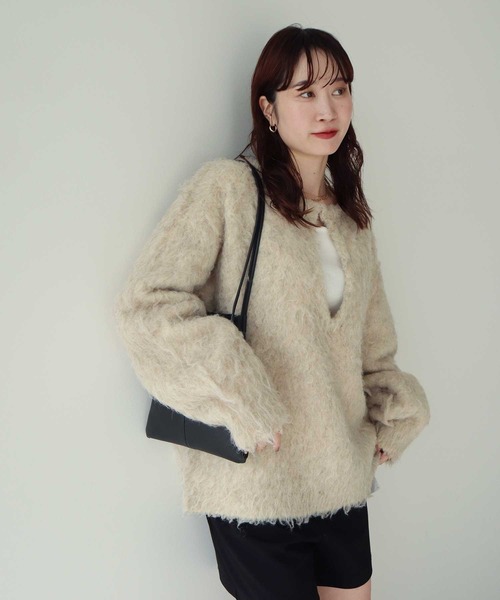 AnriettMusee（アンリエットミュゼ）の「前後2wayキーネックシャギーニット（ニット/セーター・レディース・チャコールグレー/ベージュ/ブラウン/ピンク・FREE）」の13枚目の写真