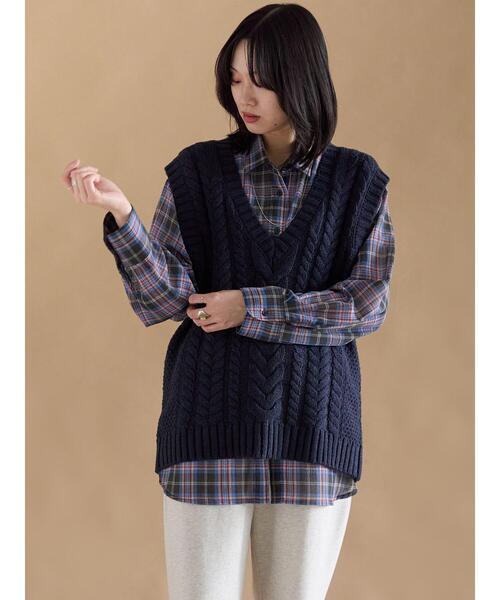sm2rhythm(サマンサモスモスリズム)の「ケーブルニットベスト(ベスト・レディース・ネイビー/オフホワイト/チャコールグレー・F)」の3枚目の写真