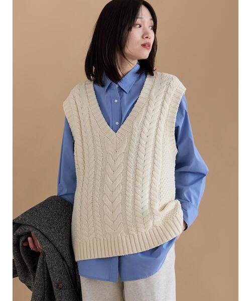 sm2rhythm(サマンサモスモスリズム)の「ケーブルニットベスト(ベスト・レディース・ネイビー/オフホワイト/チャコールグレー・F)」の4枚目の写真