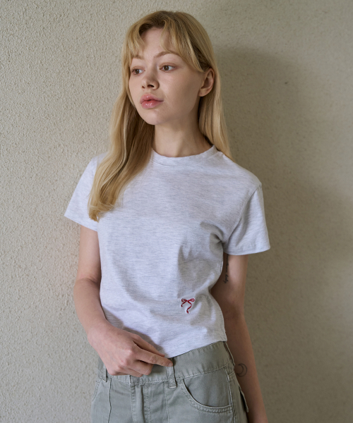 5OML（オーオーエムエル）の「リボンクロップ半袖Tシャツ (4カラー)（Tシャツ/カットソー・レディース・ブラック/オートミール/ホワイト/ライトグレー・LARGE/MEDIUM）」の7枚目の写真