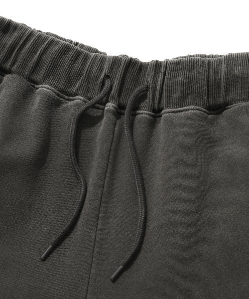 suade（スエード）の「WASHED LOGO PANTS [PIGMENT BLACK]（スウェットパンツ・レディース・その他・MEDIUM/X-LARGE/LARGE）」の4枚目の写真
