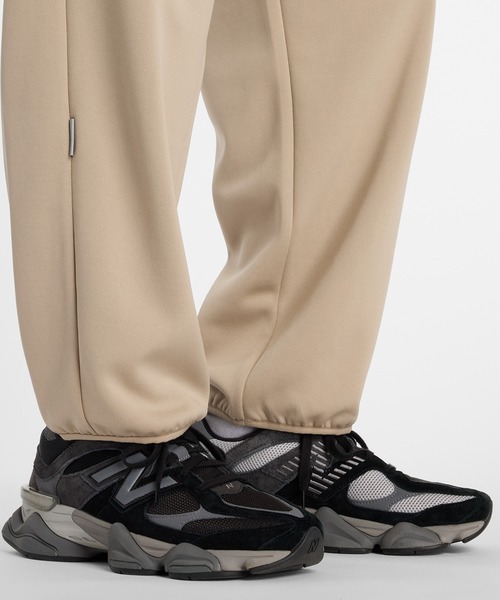 NEW BALANCE(ニューバランス)の「ニットトラックパンツ(ストレート)(スウェットパンツ・メンズ・ベージュ/ネイビー/ブラック・SMALL/MEDIUM/LARGE/X-LARGE/XX-LARGE)」の13枚目の写真