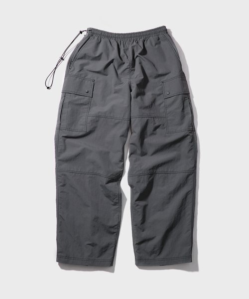 WMC(ダブリューエムシー)の「リップストップジッパーカーゴパンツ_CHARCOAL GREY(スウェットパンツ・レディース・ダークグレー・30(M)/32(L))」の2枚目の写真