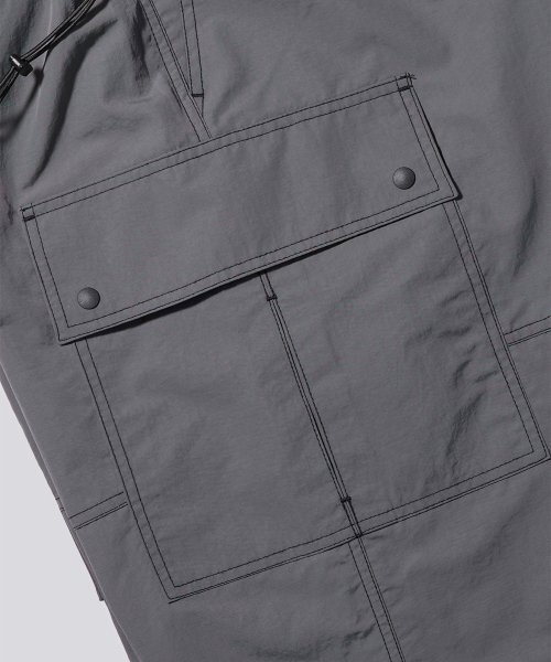 WMC(ダブリューエムシー)の「リップストップジッパーカーゴパンツ_CHARCOAL GREY(スウェットパンツ・レディース・ダークグレー・30(M)/32(L))」の6枚目の写真