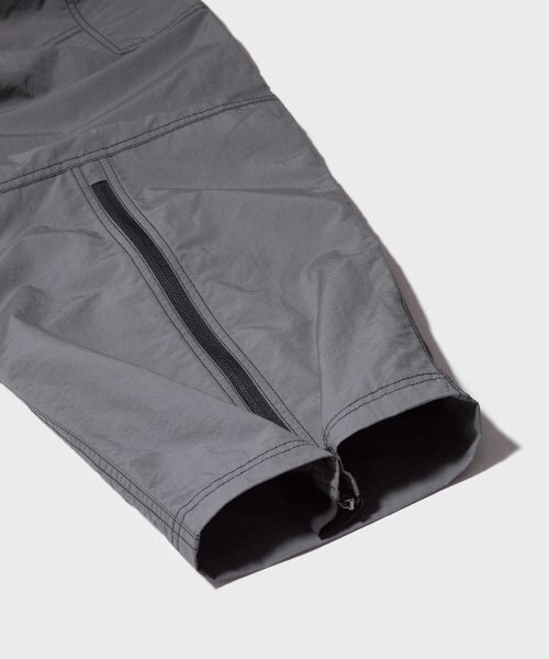 WMC(ダブリューエムシー)の「リップストップジッパーカーゴパンツ_CHARCOAL GREY(スウェットパンツ・レディース・ダークグレー・30(M)/32(L))」の9枚目の写真