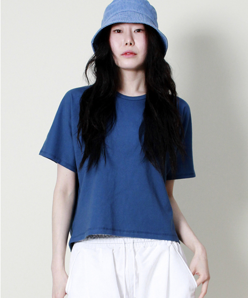 DEMARC(ドゥマーク)の「ソリッドセミクロップフレンチハーフスリーブTシャツブルー(Tシャツ/カットソー・レディース・その他・LARGE/MEDIUM)」の2枚目の写真
