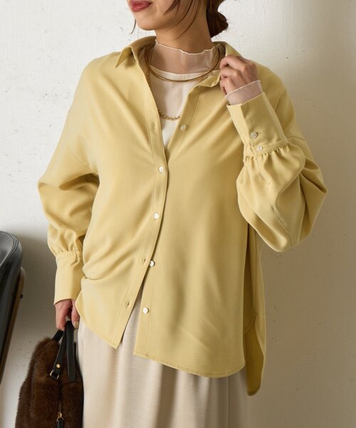 Jena espace merveilleux(ジェナ エスパスメルヴェイユ)の「【春まで着れる】バックダブルタックシャツ(シャツ/ブラウス・レディース・イエロー/オフホワイト/ベージュ・FREE)」の1枚目の写真