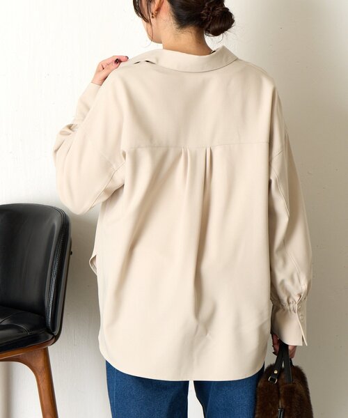 Jena espace merveilleux(ジェナ エスパスメルヴェイユ)の「【春まで着れる】バックダブルタックシャツ(シャツ/ブラウス・レディース・イエロー/オフホワイト/ベージュ・FREE)」の12枚目の写真