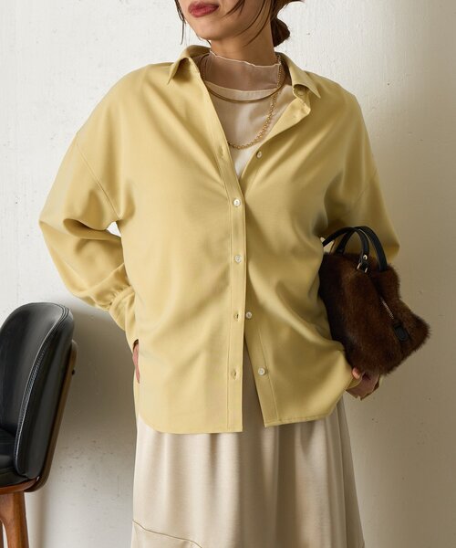 Jena espace merveilleux(ジェナ エスパスメルヴェイユ)の「【春まで着れる】バックダブルタックシャツ(シャツ/ブラウス・レディース・イエロー/オフホワイト/ベージュ・FREE)」の7枚目の写真
