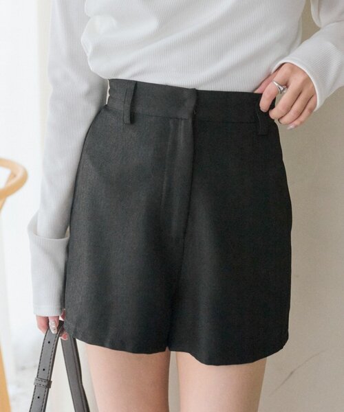 mystic（ミスティック）の「ＴＲショートパンツ（その他パンツ・レディース・ベージュ/ブラック/アイボリー/ネイビー・2/1）」の2枚目の写真