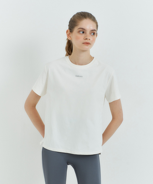 CIELCOCO(シエルココ)の「CLWT8110 ソロナ ベーシック ショートスリーブ(Tシャツ/カットソー・レディース・ブラック/アイボリー/ライトピンク・SMALL/MEDIUM/LARGE)」の5枚目の写真