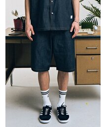 CONTEMENT（コンテメント）の「LYOCELL DENIM LOOSE FIT SHORTS（その他パンツ）」