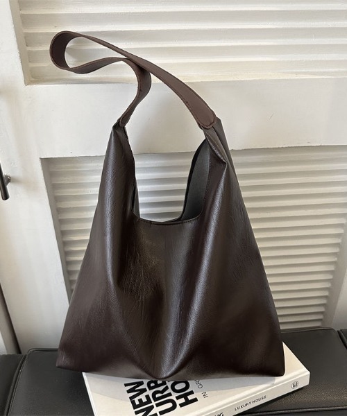 WYZ wear(ダブリューワイジィーウェア)の「フェイクレザーワンショルダートートバッグ/A4サイズ対応(ショルダーバッグ・メンズ・ブラック/ダークブラウン・FREE)」の22枚目の写真