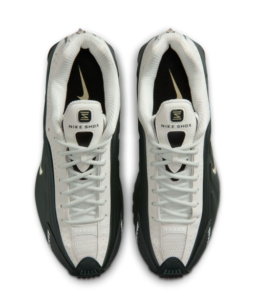 NIKE（ナイキ）の「NIKE Shox R4（ナイキ ショックス R4）（スニーカー・メンズ・グリーン系・25cm/25.5cm/26cm/26.5cm/27cm/27.5cm/28cm/29cm/28.5cm）」の2枚目の写真