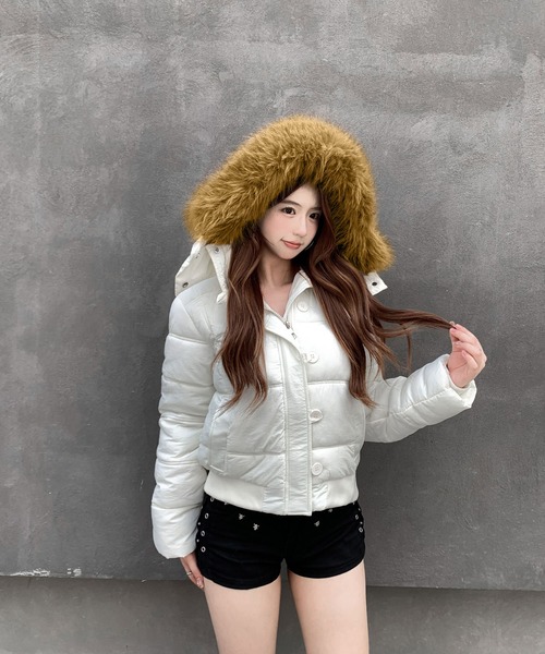 VEILA(ヴェイラ)の「防寒仕様 2WAYファーフード付き 中綿ショートアウター(ダウンジャケット/コート・レディース・ブラック/ネイビー/ホワイト・M/L)」の1枚目の写真