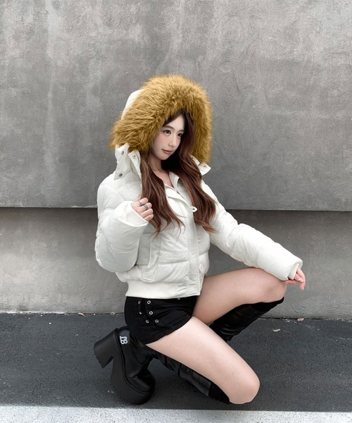 VEILA(ヴェイラ)の「防寒仕様 2WAYファーフード付き 中綿ショートアウター(ダウンジャケット/コート・レディース・ブラック/ネイビー/ホワイト・M/L)」の21枚目の写真
