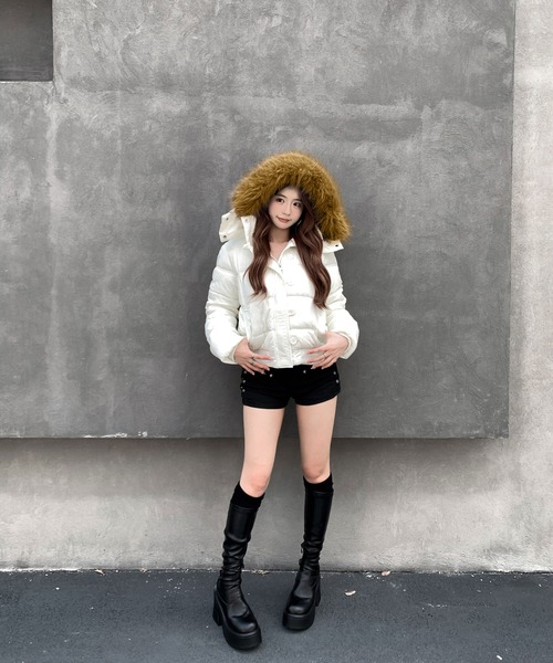 VEILA(ヴェイラ)の「防寒仕様 2WAYファーフード付き 中綿ショートアウター(ダウンジャケット/コート・レディース・ブラック/ネイビー/ホワイト・M/L)」の19枚目の写真