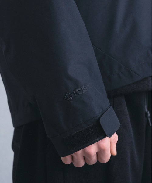 +phenix(プラスフェニックス)の「【WEB・直営店限定】+phenix(プラスフェニックス) 3-IN-1 HOODED JACKET 3 in 1 フードジャケット by GORE TEX LABS ゴアテックス(マウンテンパーカー・メンズ・ブラック/ネイビー・M/XL/L)」の11枚目の写真