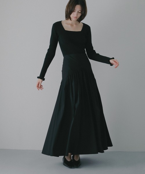 MANOF(マノフ)の「HIGH WAIST TIERED SKIRT(スカート・レディース・ブラック/ホワイト・S/M)」の6枚目の写真