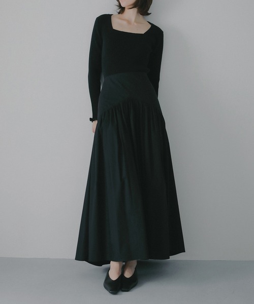 MANOF(マノフ)の「HIGH WAIST TIERED SKIRT(スカート・レディース・ブラック/ホワイト・S/M)」の8枚目の写真